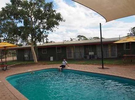 Lightning Ridge Outback Resort & Caravan Park Extérieur photo