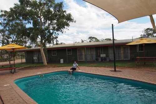 Lightning Ridge Outback Resort & Caravan Park Extérieur photo