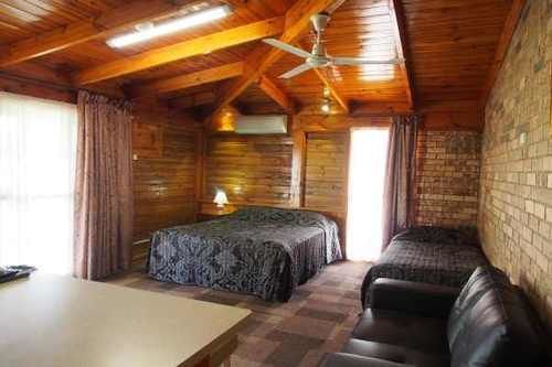 Lightning Ridge Outback Resort & Caravan Park Extérieur photo