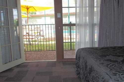 Lightning Ridge Outback Resort & Caravan Park Extérieur photo